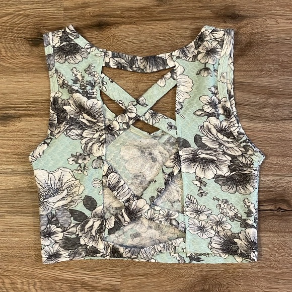 Wet Seal Seafoam Cropped Floral Tank Top with Open Back Crisscross Detail - Picture 4 of 5